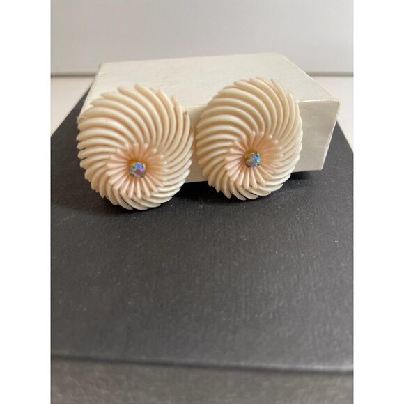 Vintage West Germany 1960s Plastic Pink Swirl Rhinstone clip on earrings - Picture 4 of 5